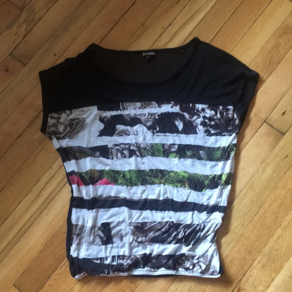 Express shirt size small